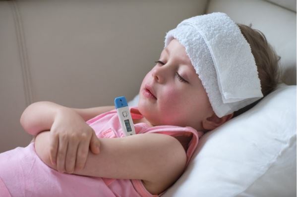 Sốt có hại hay có lợi? Khi nào thì cần xử lý sốt? Cách xử lý sốt an toàn cho trẻ tại nhà