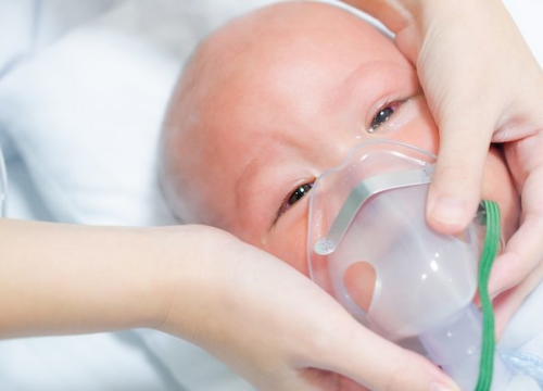 Viêm phổi ở trẻ sơ sinh bao lâu thì khỏi? Chăm sóc trẻ thế nào?