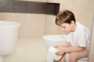 Những điều cần lưu ý khi chăm sóc trẻ táo bón