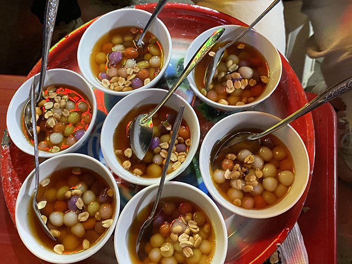 Thắng dền chẳng biết từ bao giờ trở thành món ăn vặt đặc sản Hà Giang, đó cũng là món ăn mà người dân nơi đây hay giới thiệu đến du khách.