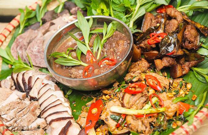 Lợn cắp nách Hà Giang từ lâu đã là một nguyên liệu giúp chế biến ra những món ăn ngon, hấp dẫn để du khách thưởng thức và nạp lại năng lượng.
