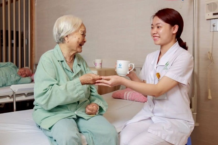Dịch vụ chăm sóc bênh nhân ra đời để giúp đỡ người bệnh trong cuộc sống 