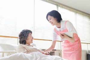 Giúp việc chăm người ốm tận tình, chu đáo thuê ở đâu?