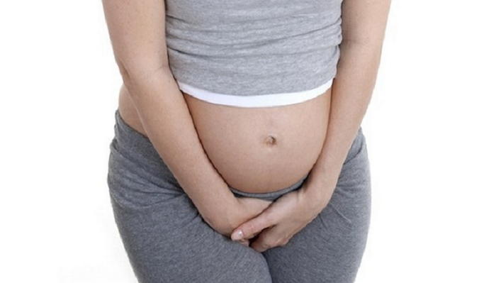 Ở mẹ bầu tử cung lớn gây chèn ép làm thu hẹp thể tích bàng quang nên gây ra hiện tượng đi tiểu nhiều lần