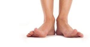 NHỮNG BẤT TIỆN KHI BỊ ĐỔ MỒ HÔI CHÂN