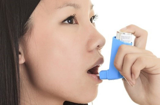 Sử dụng thuốc hít hen suyễn để giảm nhanh chứng khó thở